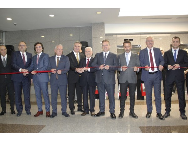 Esin Öney Geçmişten Günümüze Yargı Çalışanlarının Giysileri Sergisi Ve Dünyası