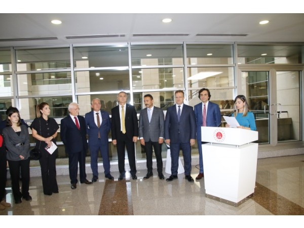 Esin Öney Geçmişten Günümüze Yargı Çalışanlarının Giysileri Sergisi Ve Dünyası
